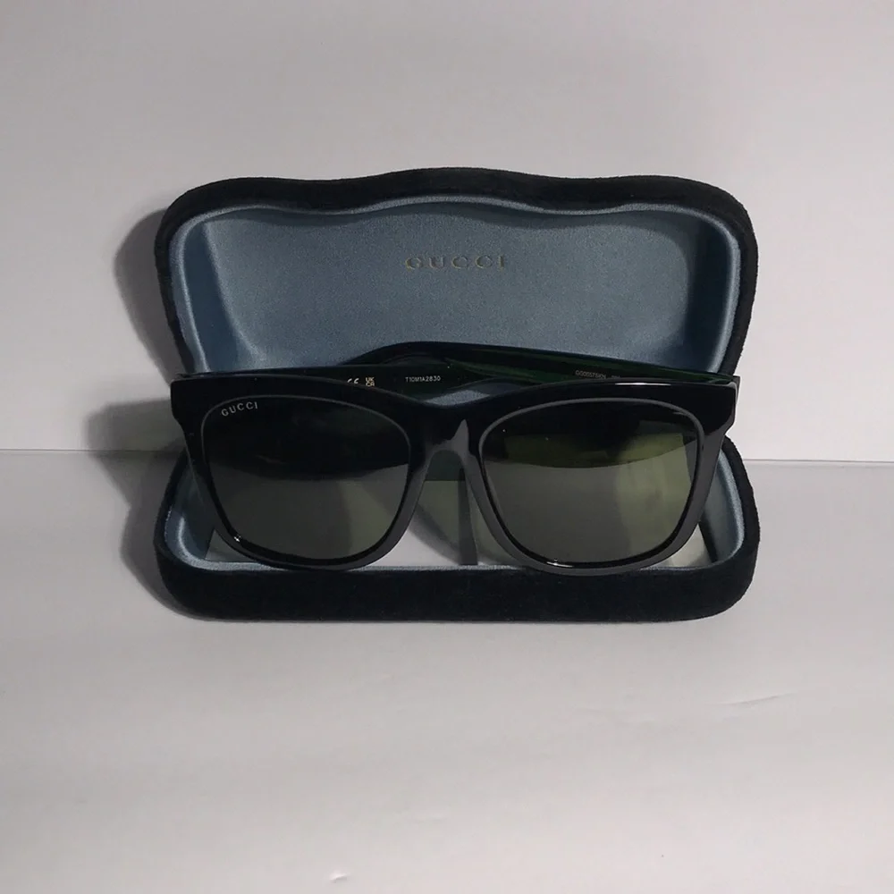 New Authentic GUCCI GG0057SKN 56MM Sunglasses – Black/Green